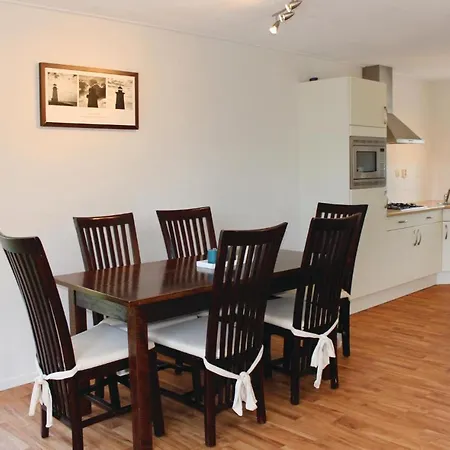 2 Bedroom Lovely In Σπίτι διακοπών *